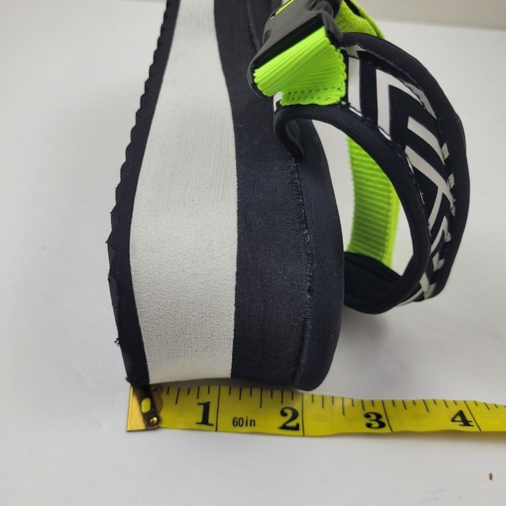 Dirty laundry grand pu platform sandals, womens size 6. - Picture 10 of 11